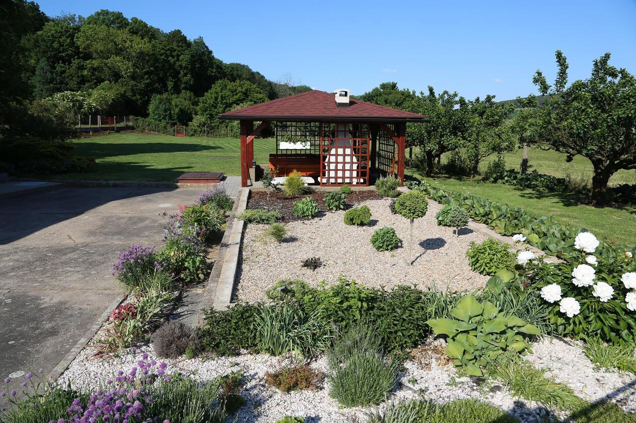 Cottage Near The Forest Kovac Екстер'єр фото